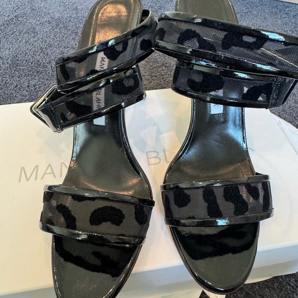 Manolo Blahnik 4 “ black sandals in patent leather and brand new